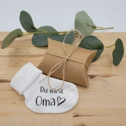 Schwangerschaft verkünden - Babysocke mit Geschenkverpackung - personalisierbar