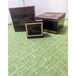 Schwarzes Geschenkschachtel - Set 3teilig, mit afrikanischen Serviettenmotiven