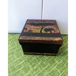 Schwarzes Geschenkschachtel - Set 3teilig, mit afrikanischen Serviettenmotiven