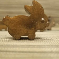 Süße kleine Hasen aus Epoxidharz, 6er Set. Dekoration für den Tisch usw.