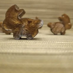 Süße kleine Hasen aus Epoxidharz, 6er Set. Dekoration für den Tisch usw.