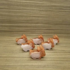 Süße kleine Hasen aus Epoxidharz, 6er Set. Dekoration für den Tisch usw..