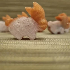 Süße kleine Hasen aus Epoxidharz, 6er Set. Dekoration für den Tisch usw.