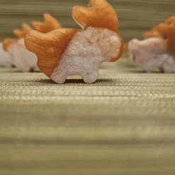 Süße kleine Hasen aus Epoxidharz, 6er Set. Dekoration für den Tisch usw.