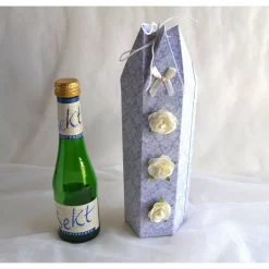 Sechseckbox hoch (Nr. 3) weiß-blau für kleine Flaschen