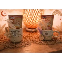 Seelenwärmer im Becher Geschenkset – Personalisierte Tasse mit Gravur & Zimtschnecke