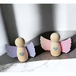 Set 10 handgefertigte Holzengel mit bunten Flügeln – Tischdeko & Geschenk zur Taufe, Konfirmation, Hochzeit