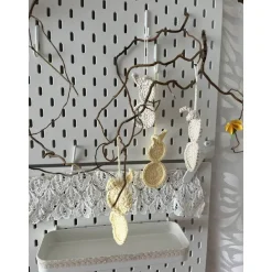 Set 3 Osterhasen gehäkelt Anhänger Mitbringsel Frühlings Deko Osterdeko Hase minimalistisch Skandi gelb weiß braun