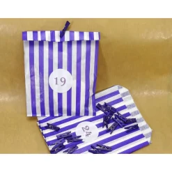 SET Adventskalender 24 Tüten lila weiß mit Zahlen-Sticker 1-24, Mini Klammern lila