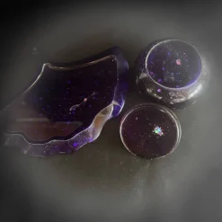 Set aus Blatt und Dose mit Deckel in Lila