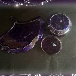 Set aus Blatt und Dose mit Deckel in Lila