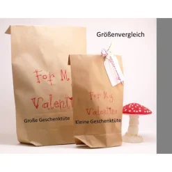 Set kleine Geschenktüte Frohe Weihnachten bunter Wald mit Kordel rot-weiß und Geschenkanhänger