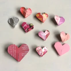 Set Origami Herzen Upcycling Valentinstag Hochzeit Tischdeko Streudeko 1er bis 15 er-Sets