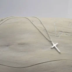 Silberkreuz "Franzi" mit Kette, Kreuz aus Silber, Geschenk zur Kommunion, Konfirmation, Firmung