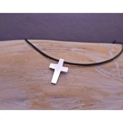 Silberkreuz "Pirmin" mit Lederband oder Kette, Geschenk zur Konfirmation, Firmung, personalisierbar, Gravur möglich