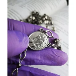 Silberner Rosenkranz – Glitzerndes Schmuckstück mit modernem Design & spiritueller Bedeutung