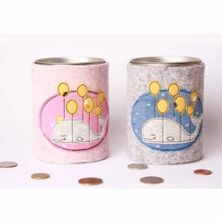 Spardose mit bestickter Filzhülle Wal