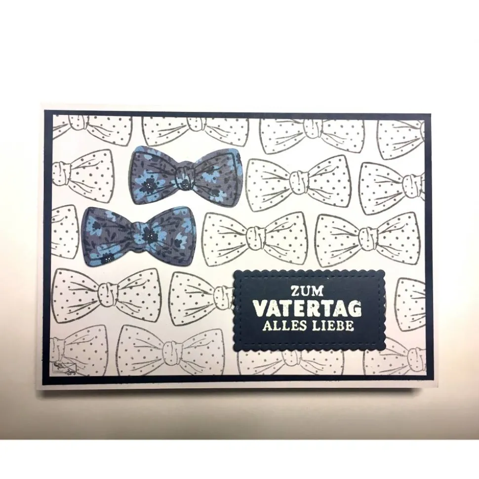 Stampin'Up! 3D Vatertagskarte mit Fliege und Grußtext in Weiß Handarbeit