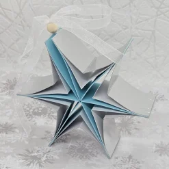 Stern in der Schachtel – 3D-Faltstern in Hellblau, Weiß & Silber mit Anleitung