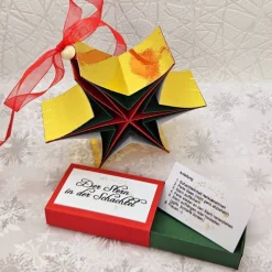 Stern in der Schachtel – 3D-Faltstern in Rot, Dunkelgrün & Gold glänzend mit Anleitung