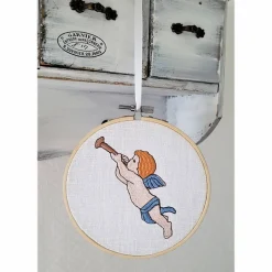 Stickbild im Rahmen Engel mit Bogen oder Flöte GESTICKT Leinen.