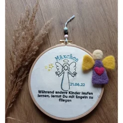 Stickrahmen-Während andere Kinder laufen lernen, lernst Du mit Engeln zu fliegen-Andenken/Erinnerung Fehlgeburt