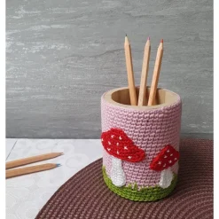 Stiftebecher für Kinder mit Reh und Fliegenpilz – Handgemachter Holzbecher Utensilo