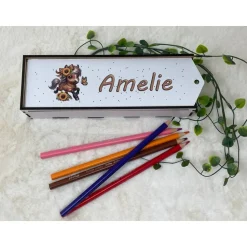 Stiftebox aus Holz personalisiert | Geschenk Einschulung| Federmäppchen Stifte Etui | Stifthalter Pferd
