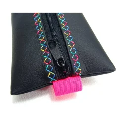 StifteMäppchen mit Gummiband, Kunstleder schwarz, regenbogen bunt Ziernähte, A5 Planer