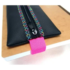 StifteMäppchen mit Gummiband, Kunstleder schwarz, regenbogen bunt Ziernähte, A5 Planer