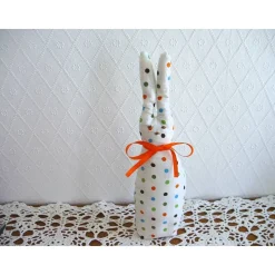 Stoffhase Dotty-Langohr mit bunten Punkten genäht von Hobbyhaus