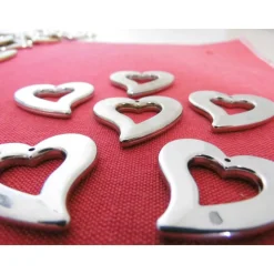 Streuteile Herzen silber – Dekoration für Hochzeit, Valentinstag & Jubiläen