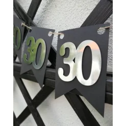 Super schöne Girlande zum 30. Geburtstag in Silber und Schwarz! Wimpelkette Dekoration Papierdeko