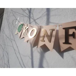 Superschöne Girlande zur Konfirmation.  In Beige und Gold in angesagtem Boho Style