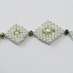 „Sweet Mint Mirage – Handgefertigtes Collier zwischen Büro & Ball