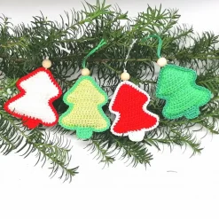 Tannenbaumanhänger, Christbaumschmuck, gehäkelt 100 % Baumwolle / als Dekoration zu Weihnachten, Türschmuck, Adventschmu