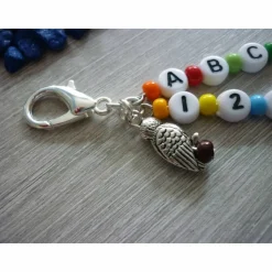 Taschenanhänger zur Einschulung mit Eule, Mondstein, Buchstaben- und Zahlenperlen – Geschenk zum Schulanfang