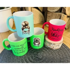 Tassen lustige Sprüche Kaffeetasse Kaffeebecher „Momlife“ „Kacktage in Glitzer…“ Geschenk Mama Mutter Freundin Neon