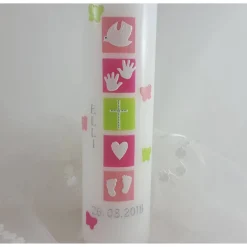 Taufkerze für Mädchen, modern, verspielt, mit Schmetterlingen