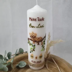 Taufkerze mit kleinem Tiger, christliche Symbold und Jutebänder, klassische Kerze -personalisiert-