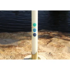 Taufkerze mit Kreuz und den christlichen Symbolen Herz, Wasser und Fisch in gold auf 3 Kacheln, handverziert, elfenbein