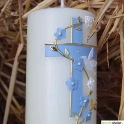 Taufkerze mit zweifarbigem Kreuz, Blumenranke, Taube und Bibel, personalisierbar