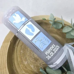 Taufkerze Rustik mit Symbolen - Quadrate -personalisiert- mit/ohne Teelichteinsatz in hellblau-weiß