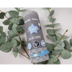 Taufkerze Rustik- Sterne grau-weiß-hellblau