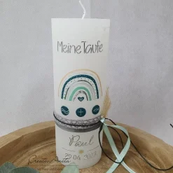 Taufkerze Rustikkerze weiß verziert mit Regenbogen und christlichen Symbolen