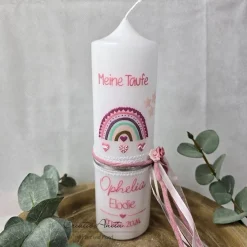 Taufkerze weiß-beere glatt verziert mit Regenbogen Herzen und christlichen Symbolen