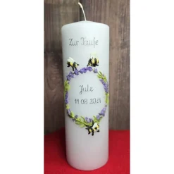 Taufkerze 25x8 - Lavendel, Bienen - Handverziert -