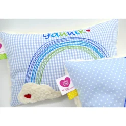 Taufkissen Regenbogen mit gesticktem Namen