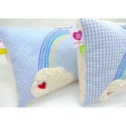Taufkissen Regenbogen mit gesticktem Namen