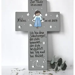 Taufkreuz personalisiert – Handbemaltes Holzkreuz mit Schutzengel & Spruch als Taufgeschenk für Jungen